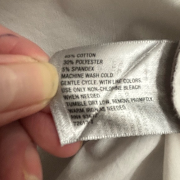 Worthington shirt with back button detail and alteration - Picture 6 of 7